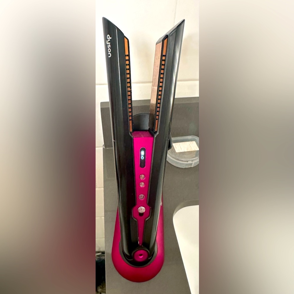 Dyson Flat iron